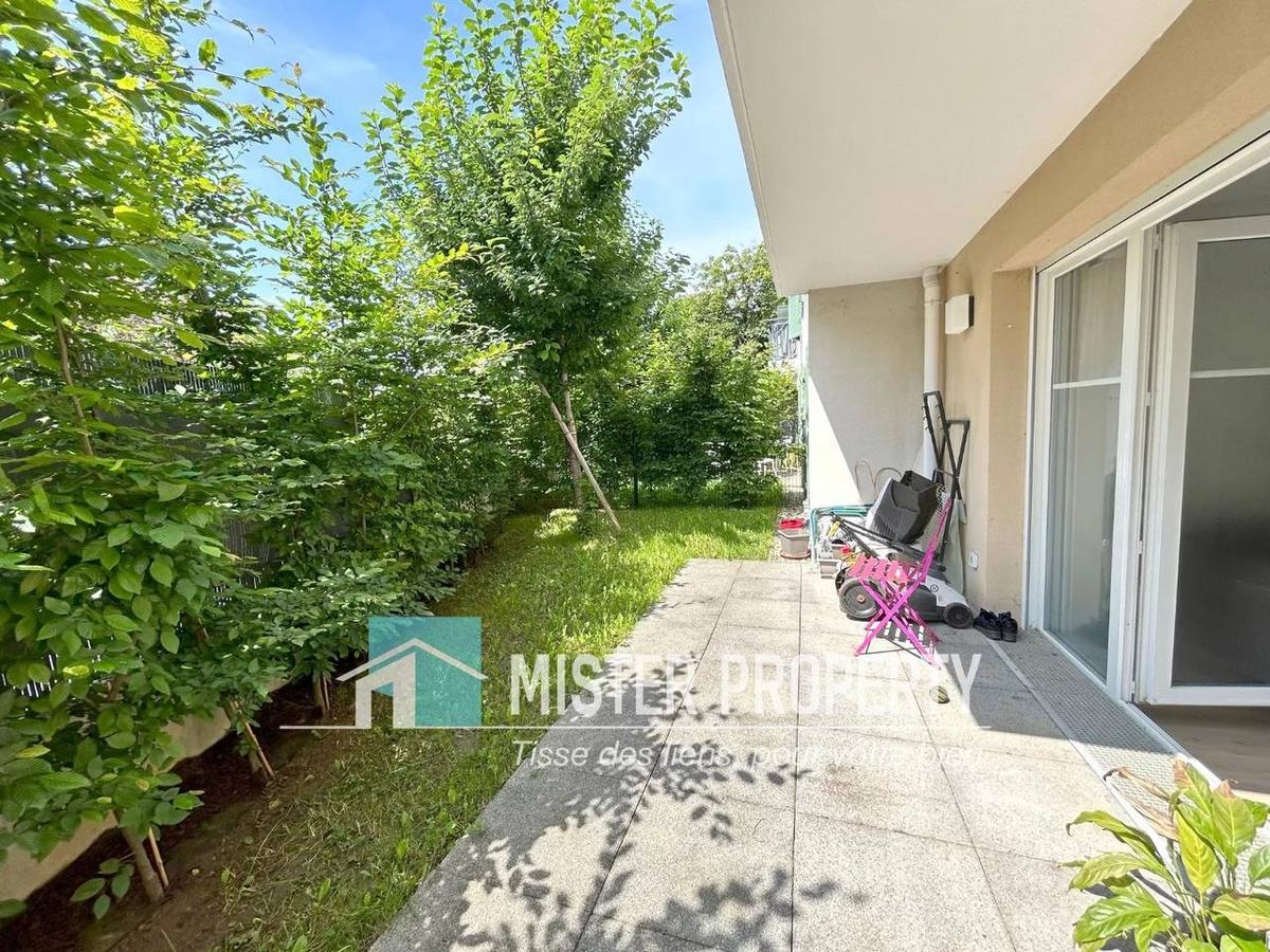 MONTESSON CENTRE - GRAND 2 PIECES - TERRASSE - PARKING 0