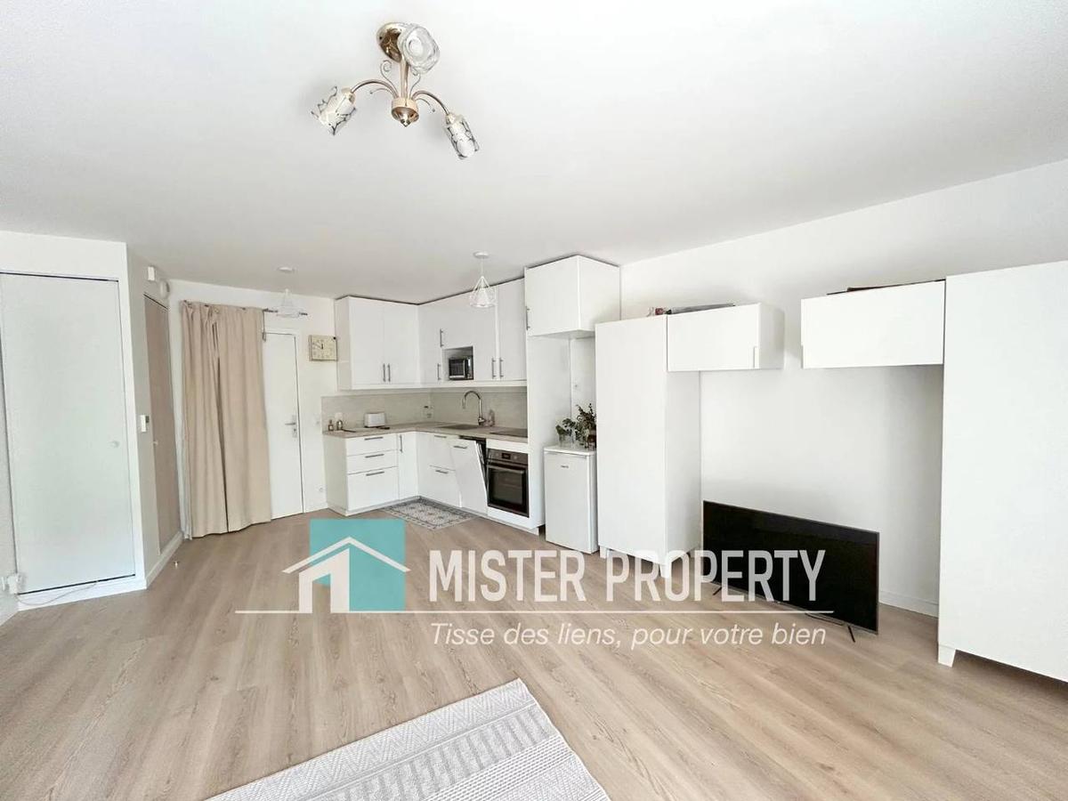 MONTESSON CENTRE - GRAND 2 PIECES - TERRASSE - PARKING 3