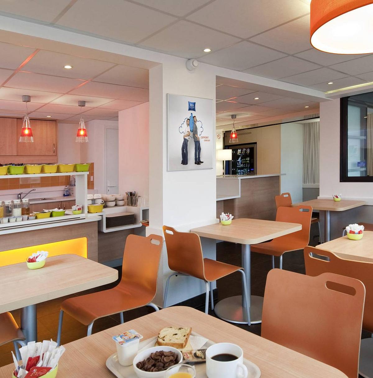 Notre équipe d’économistes de la construction s’est chargée de l’estimation prévisionnelle des travaux pour le projet de rénovation des services généraux de l’hôtel Ibis de Pontivy.

Afin de pouvoir assurer une réalisation conforme aux attentes de l’enseigne et au budget du client, nous avons élaboré les budgets et les enveloppes financières affectés aux travaux. 

Apprenez-en davantage sur notre mission en cliquant sur le lien ci-dessous.

https://bit.ly/3b0BCMN  2